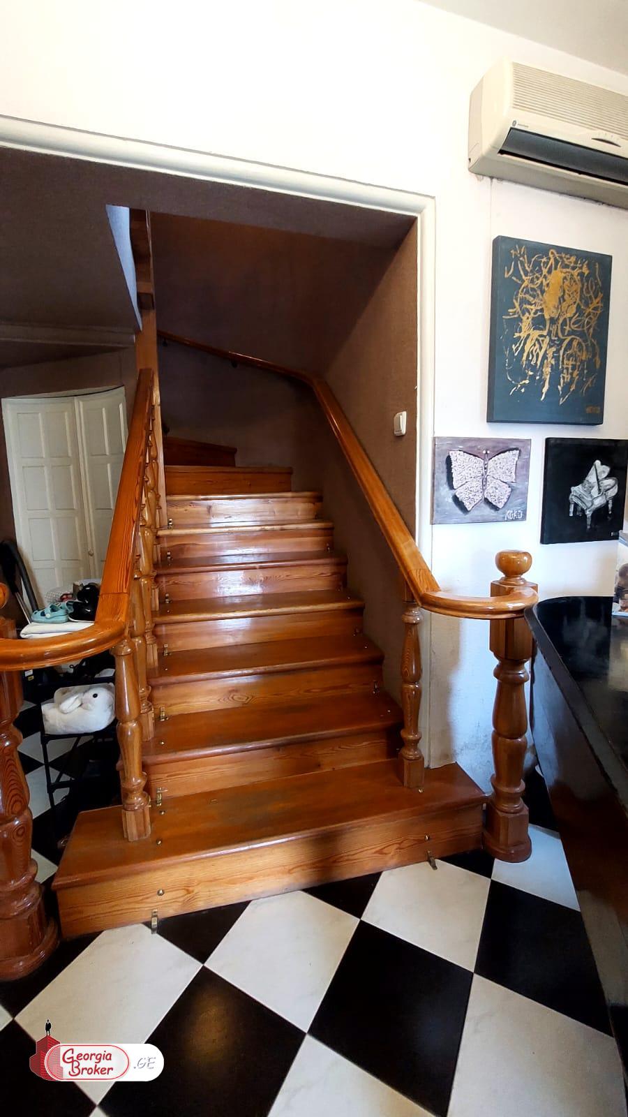 იყიდება ახალი გარემონტებული 5 ოთახიანი  აგარაკი წეროვანში